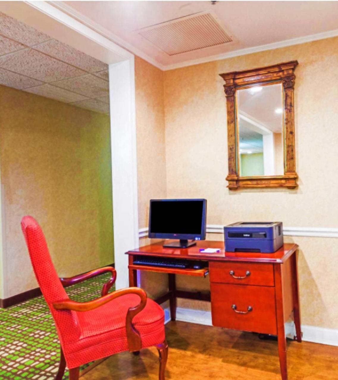 Baymont By Wyndham Columbia Maury Hotel Екстериор снимка
